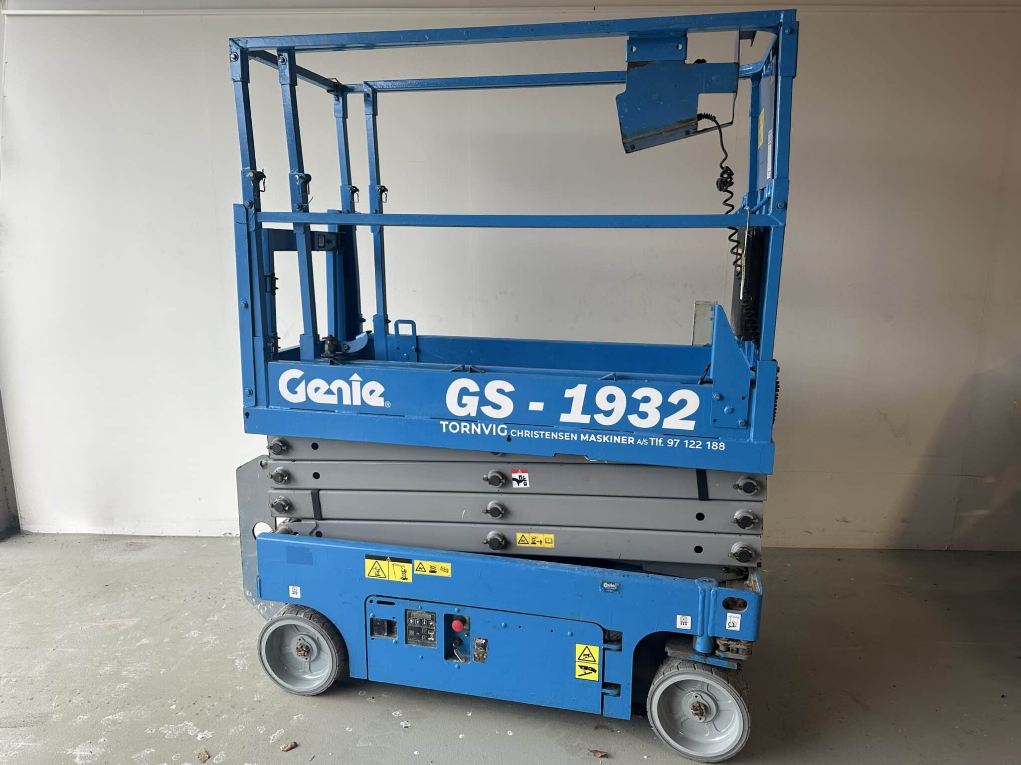 3755_Genie_GS1932_fra_siden1